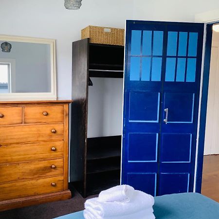 Uptown City Haven - Christchurch Townhouse Bagian luar foto