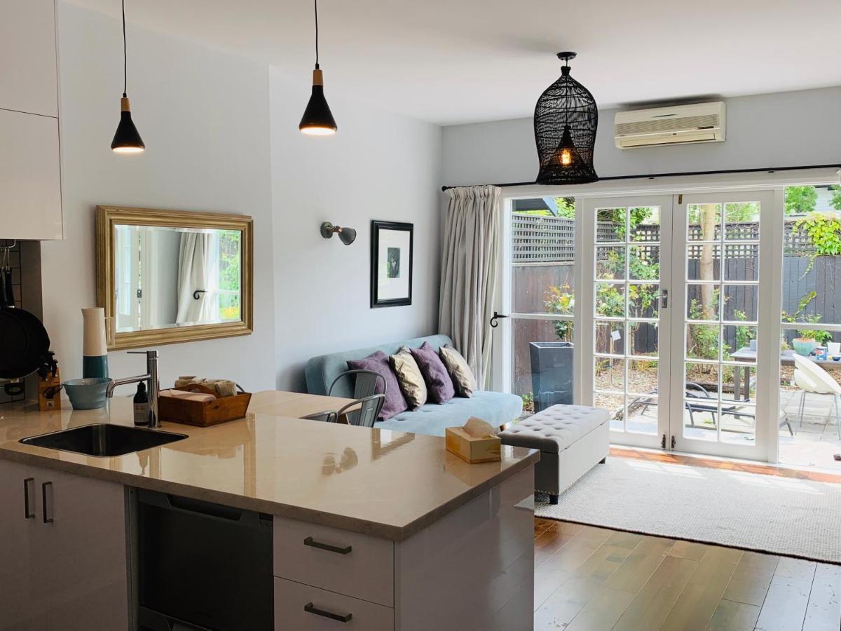 Uptown City Haven - Christchurch Townhouse Bagian luar foto